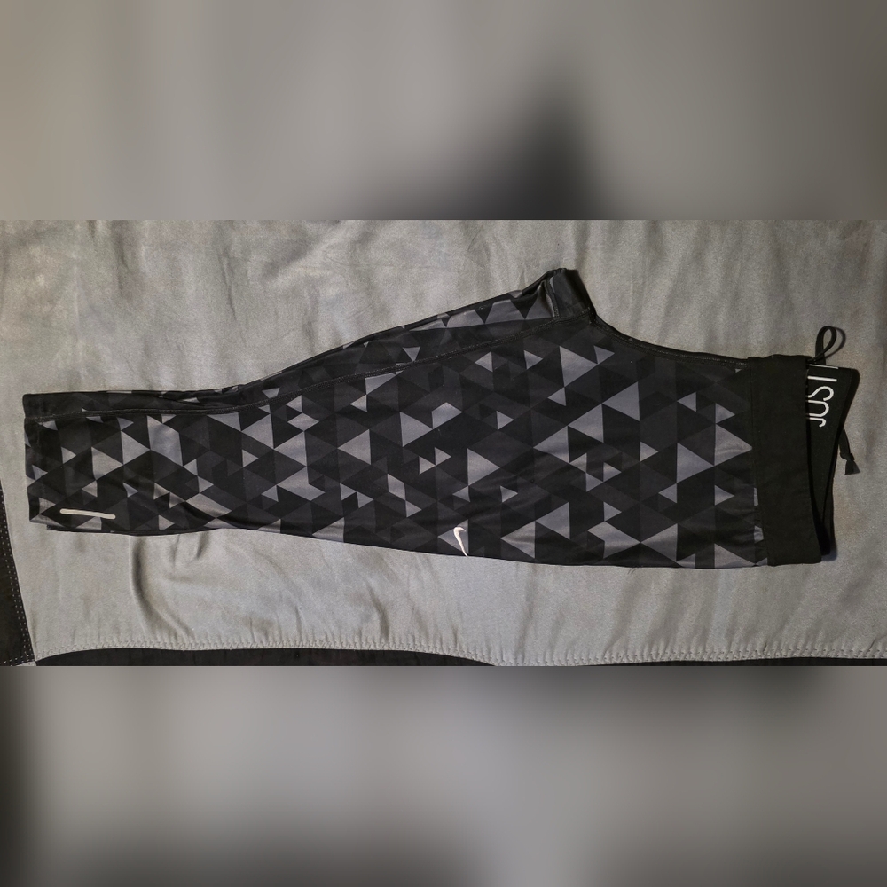 NikeDri-fit Black Geometric Leggings